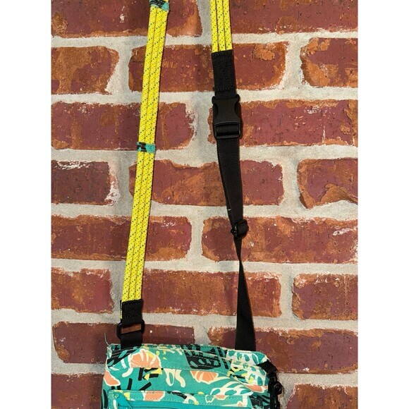 Kavu Keepalong triple cord strap crossbody Jungle Party 9009-1179 - Picture 3 of 8